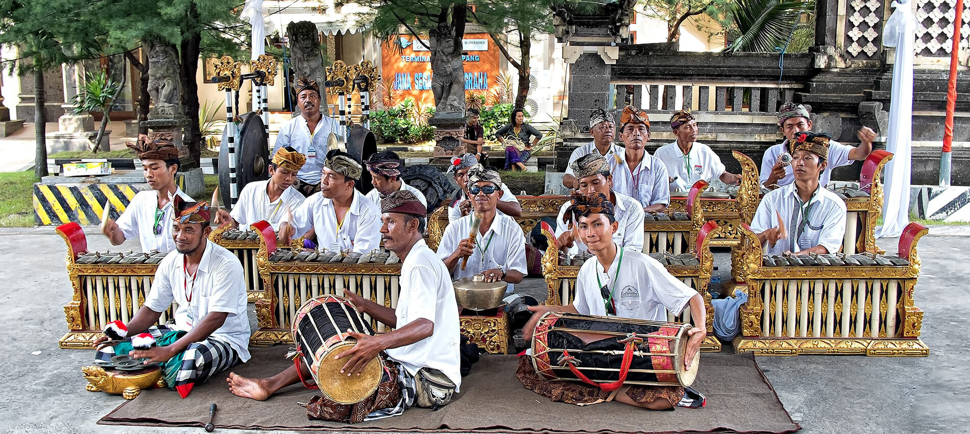 Discover traditional Indonesia tours