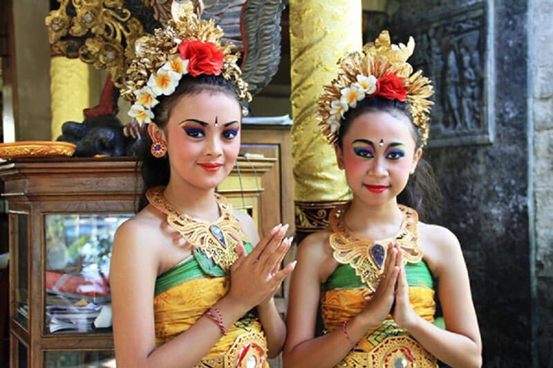 Indonesia greetings and etiquette