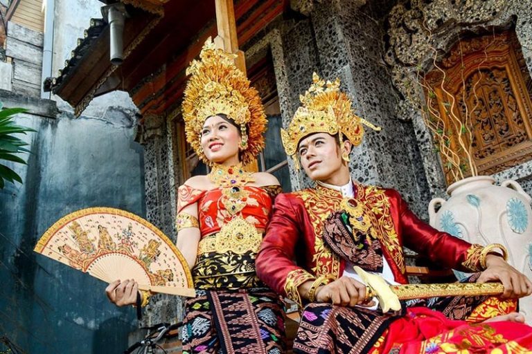 Indonesian Traditional Dress, Clothing & National Costume